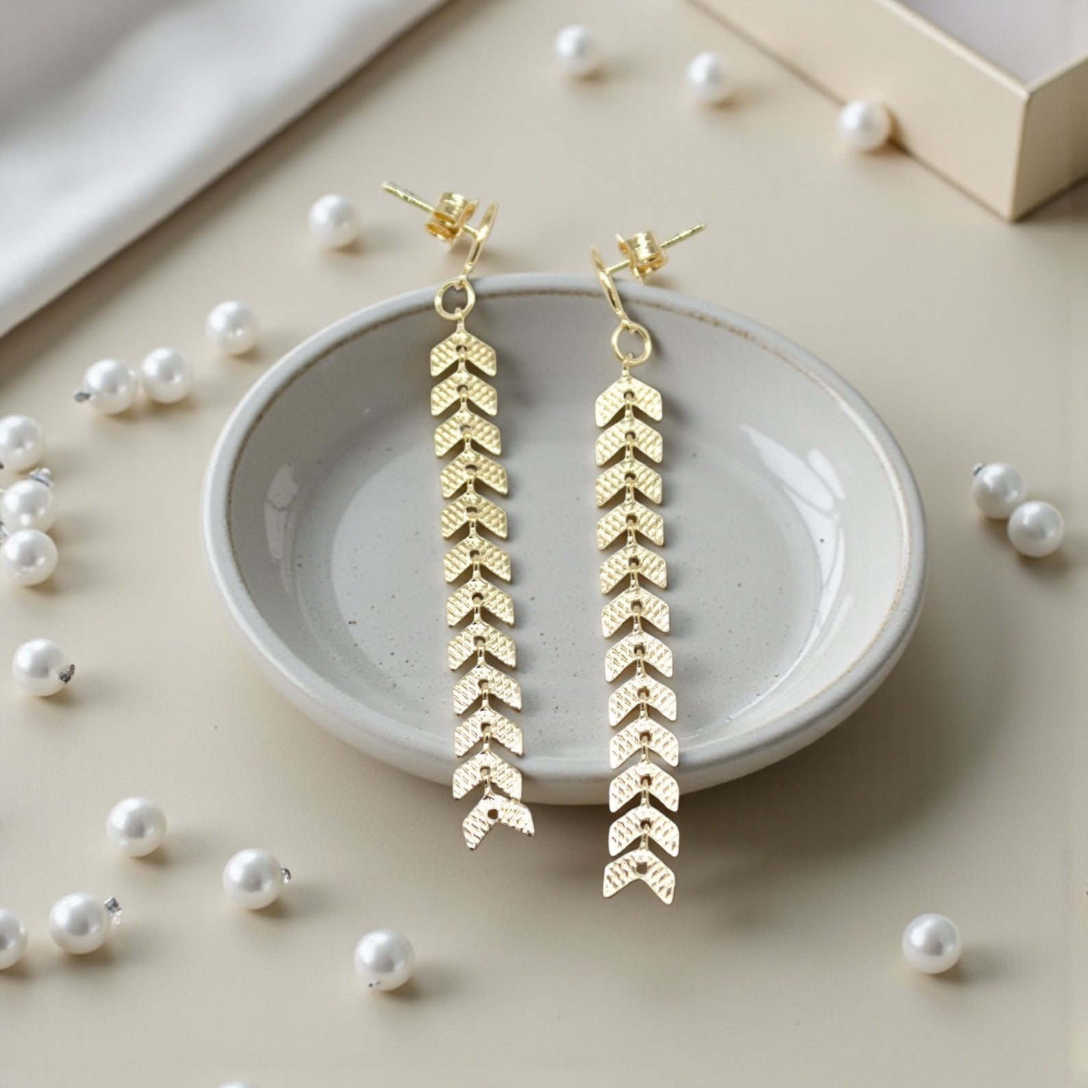 rise arrow earrings