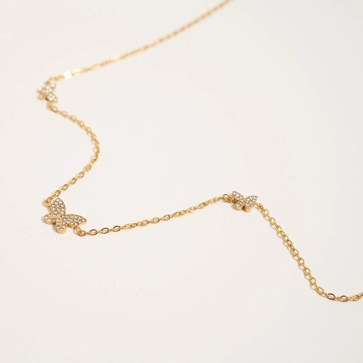 the soar necklace