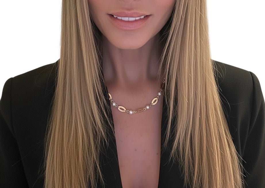 she decides pearl link necklace