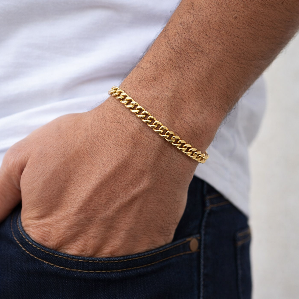 decide diamond cut curb bracelet