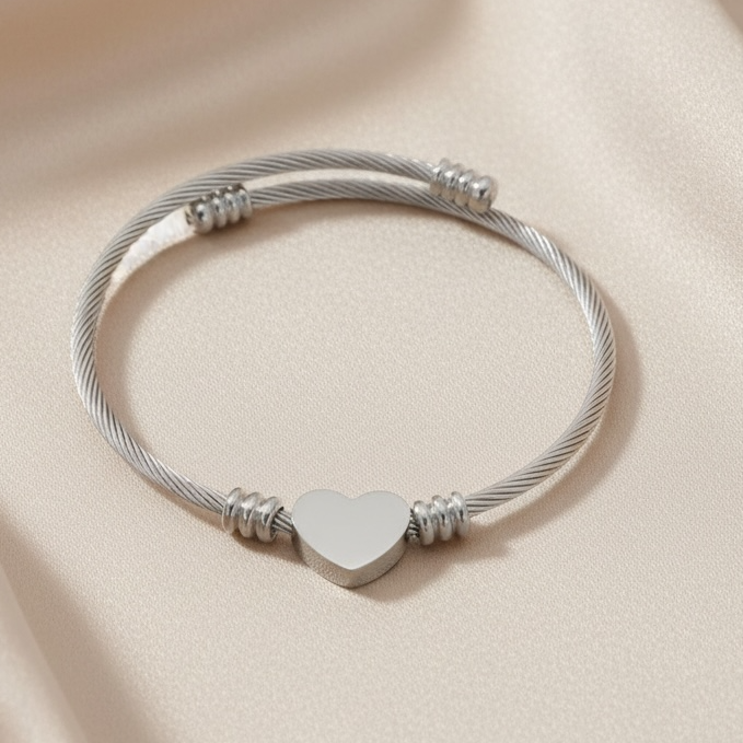 leni heart cuff