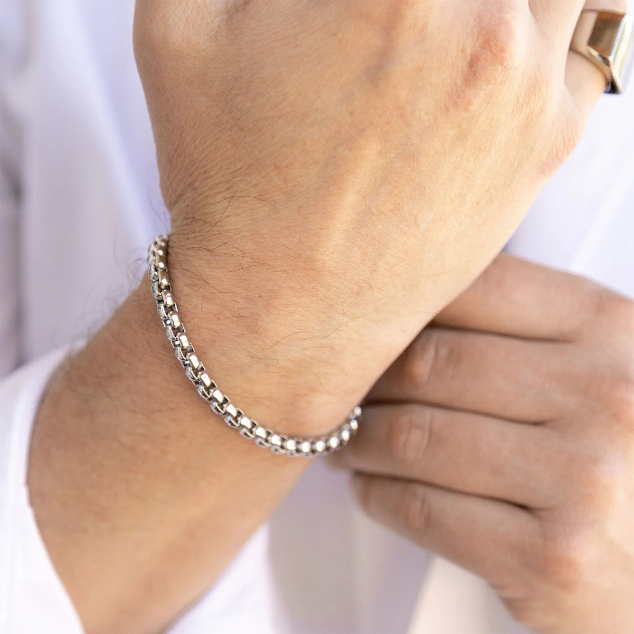 the essential chain bracelet